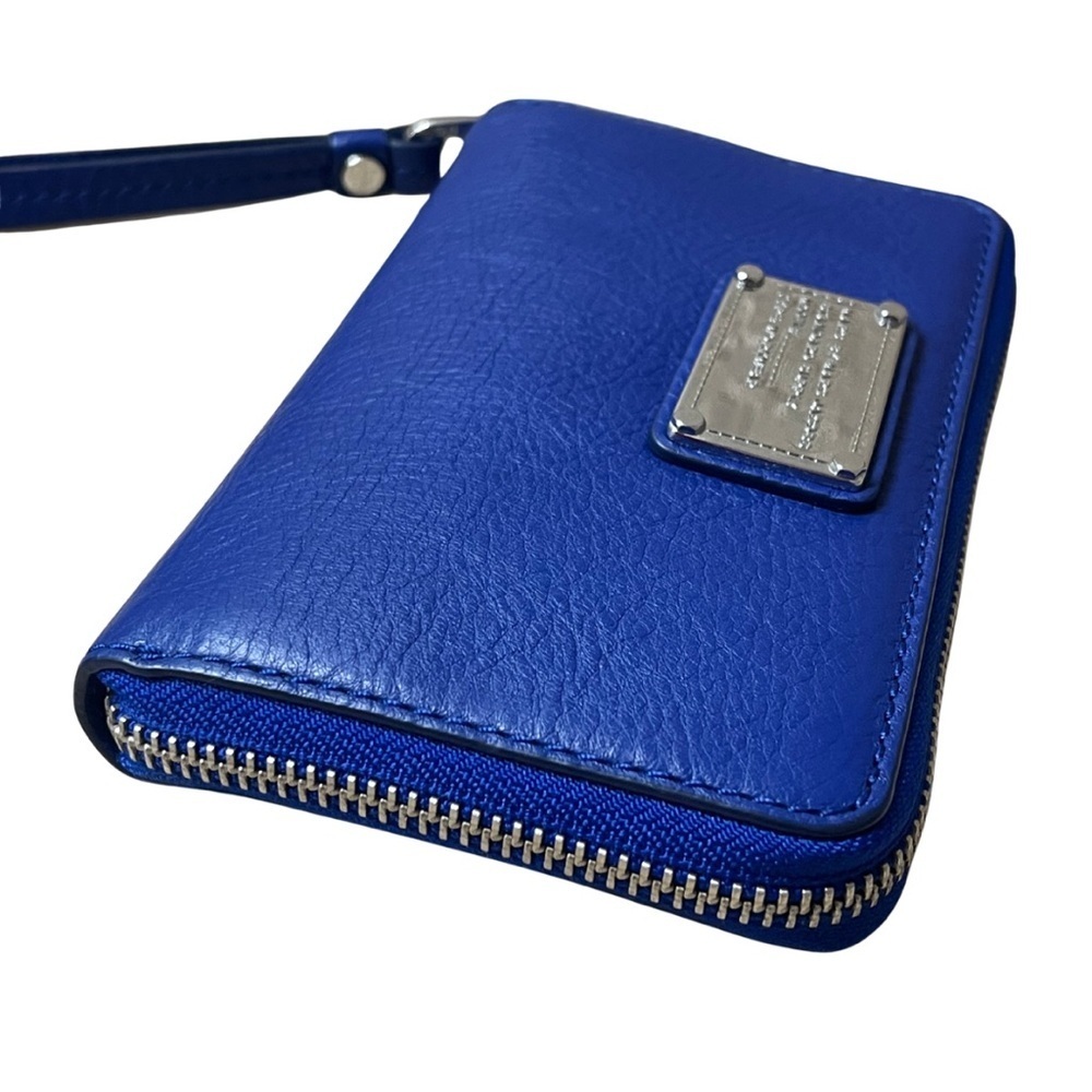 EUC Marc by Marc Jacobs Cobalt Blue Leather Zip Around Classic Q Wallet Wristlet - Picture 4 of 12